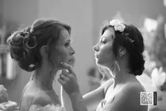 photographe mariage complicite mere fille preparatif
