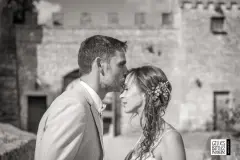 photographe mariage couple baiser chaste chateau