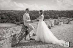 photographe mariage couple rempart chateau BW